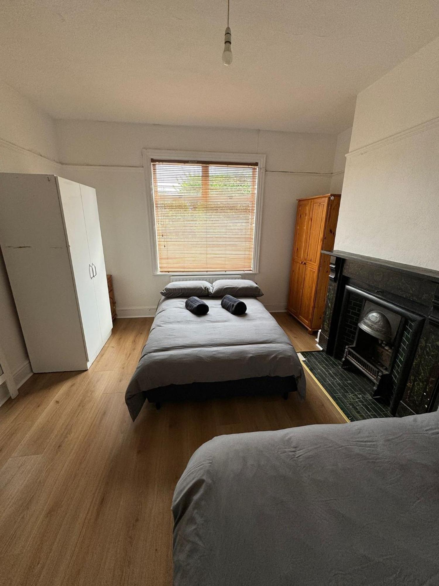 Nice Triple Room At 2 Iveragh Rd-6 Dublin Exterior photo